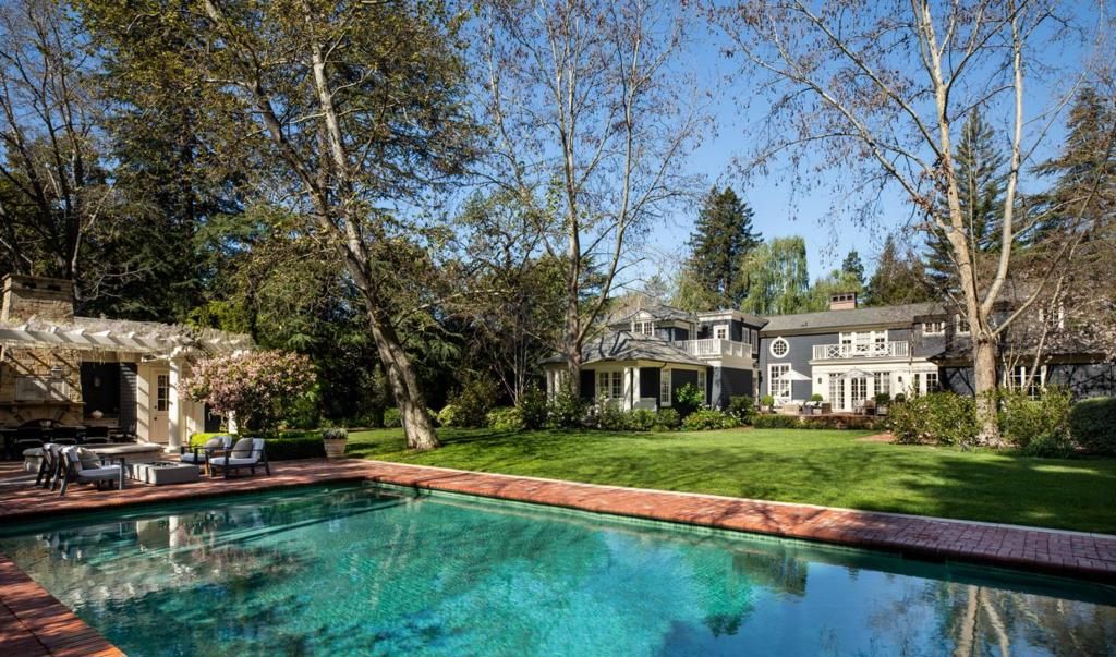 Image 21 of property listing at 192 Fair Oaks Lane, Atherton, CA 94027