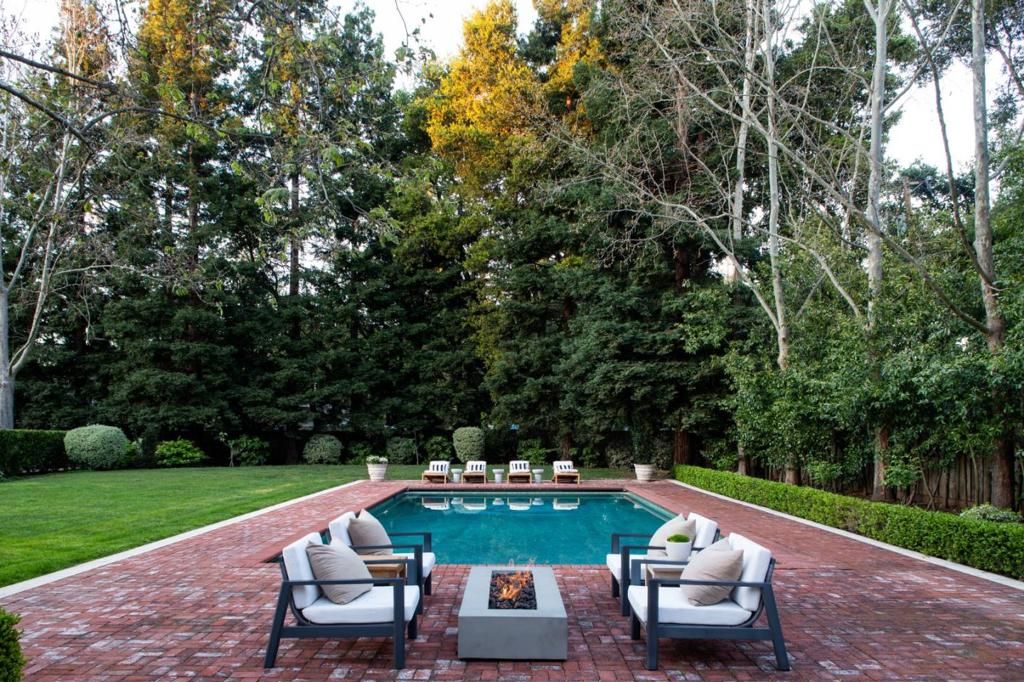 Image 23 of property listing at 192 Fair Oaks Lane, Atherton, CA 94027