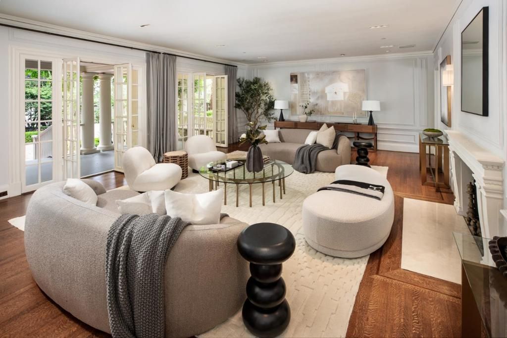 Image 3 of property listing at 192 Fair Oaks Lane, Atherton, CA 94027