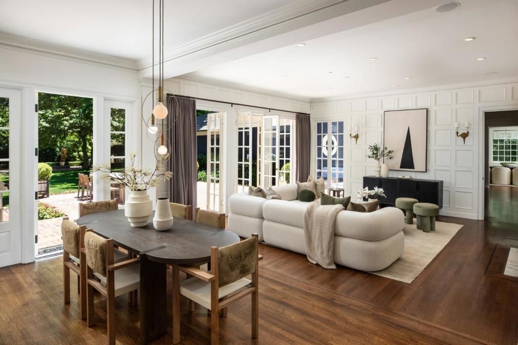 Image 7 of property listing at 192 Fair Oaks Lane, Atherton, CA 94027