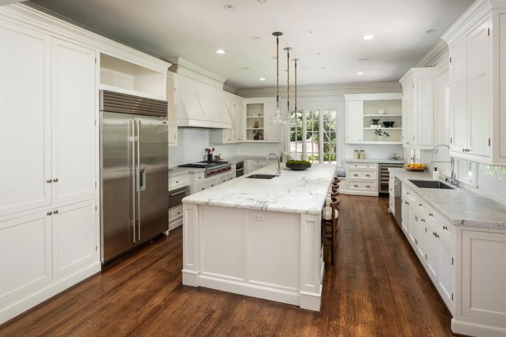Image 9 of property listing at 192 Fair Oaks Lane, Atherton, CA 94027
