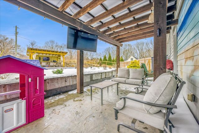 897 BURROWTOWN RD, Mason, TN 38049