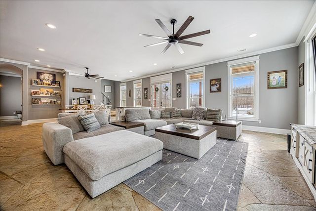 897 BURROWTOWN RD, Mason, TN 38049