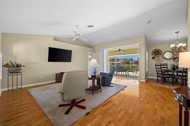 2926 SW 38th Ter, Cape Coral, FL 33914