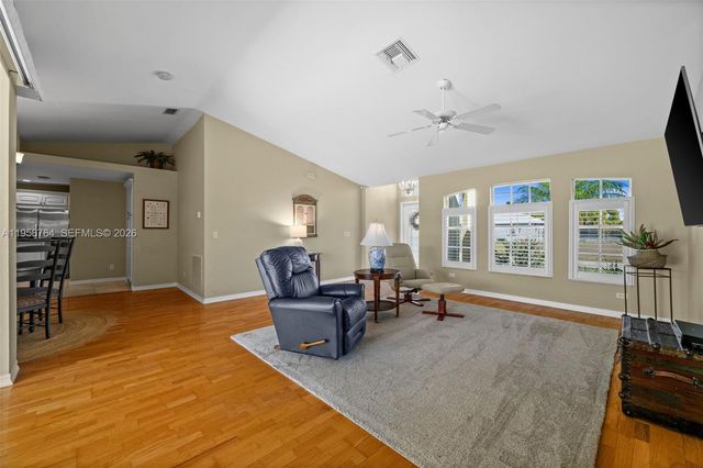 2926 SW 38th Ter, Cape Coral, FL 33914