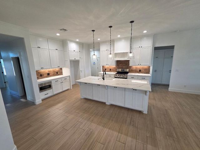5466 NE Minnow Ln, Elgin, OK 73538