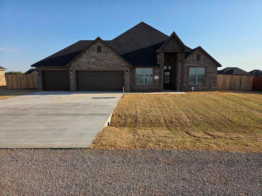 5466 NE Minnow Ln, Elgin, OK 73538