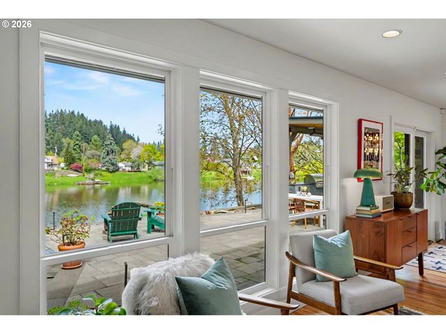 1017 JONES Ave, Albany, OR 97321