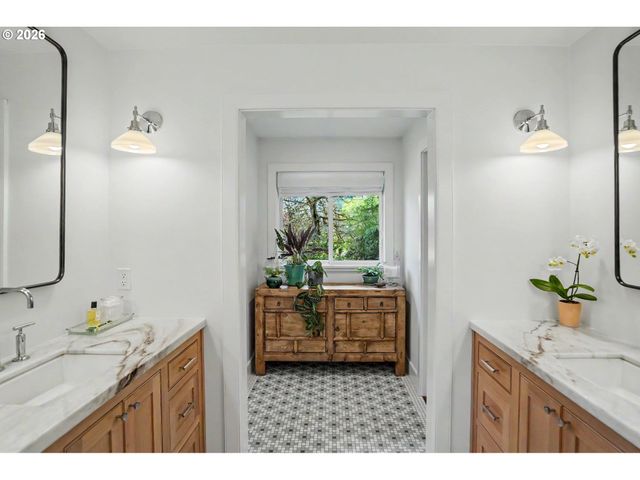 1017 JONES Ave, Albany, OR 97321