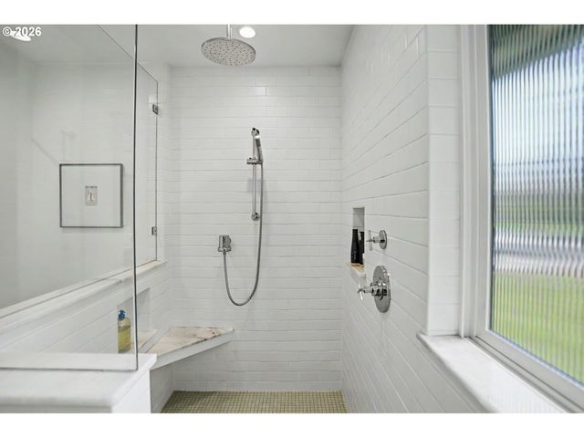 1017 JONES Ave, Albany, OR 97321