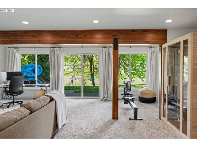 1017 JONES Ave, Albany, OR 97321