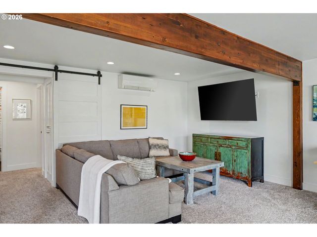 1017 JONES Ave, Albany, OR 97321
