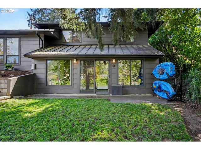 1017 JONES Ave, Albany, OR 97321
