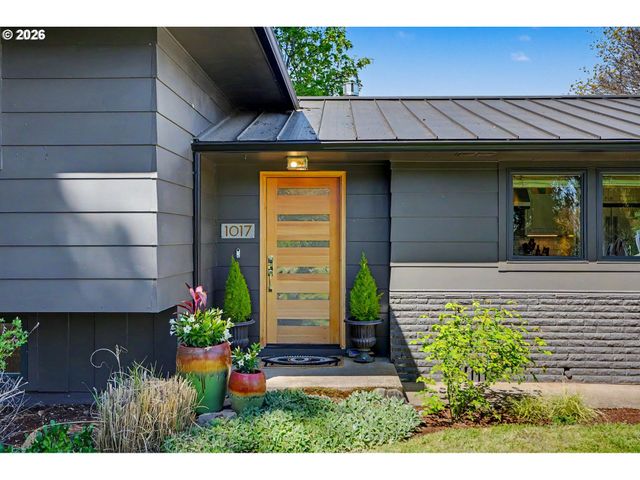 1017 JONES Ave, Albany, OR 97321