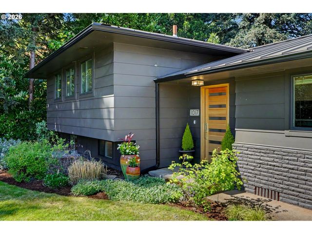 1017 JONES Ave, Albany, OR 97321