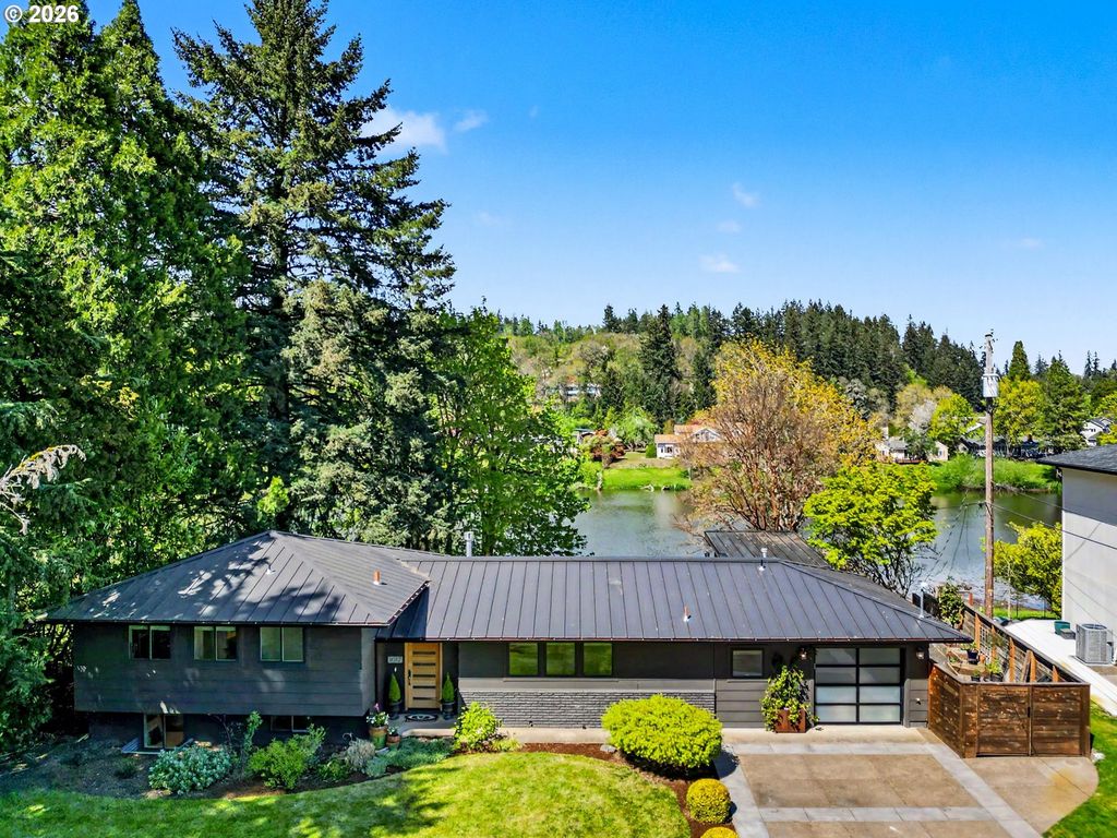 1017 JONES Ave, Albany, OR 97321