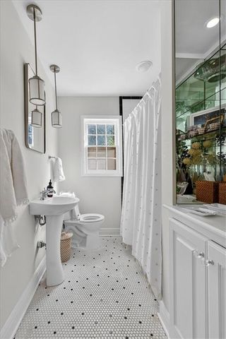 5441 Chadwick Road, Fairway, KS 66205