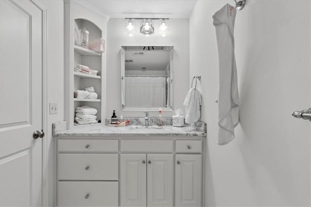 5441 Chadwick Road, Fairway, KS 66205