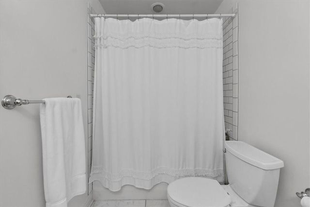 5441 Chadwick Road, Fairway, KS 66205