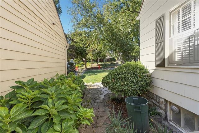 5441 Chadwick Road, Fairway, KS 66205