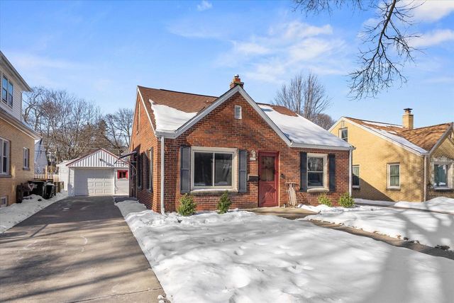 2217 Lefeber AVENUE, Wauwatosa, WI 53213