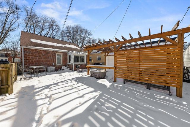 2217 Lefeber AVENUE, Wauwatosa, WI 53213
