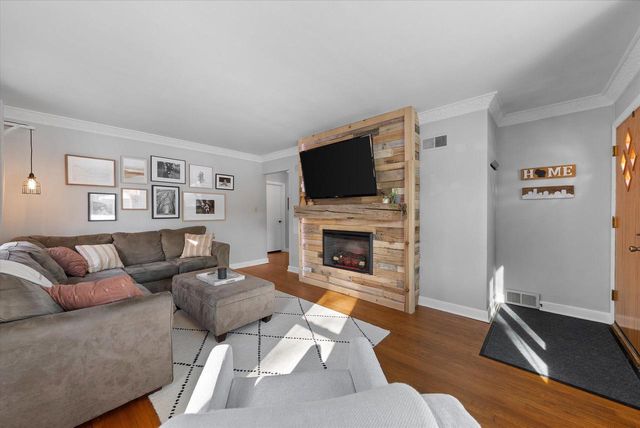 2217 Lefeber AVENUE, Wauwatosa, WI 53213