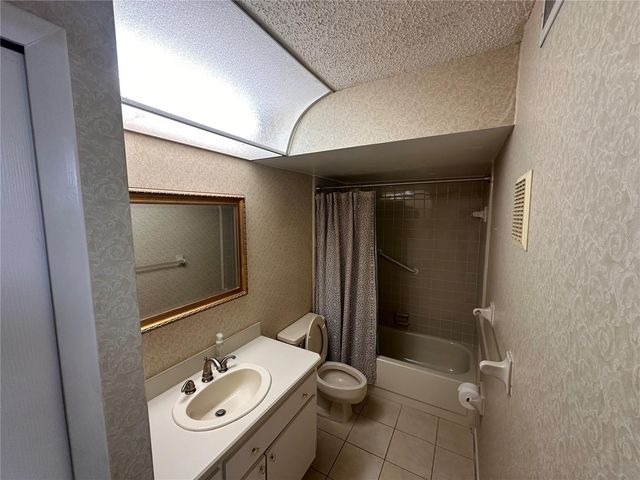 17 ESCONDIDO CIRCLE 236, Altamonte Springs, FL 32701