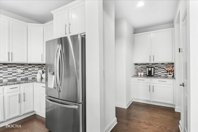 4327 Conifer Road, Naperville, IL 60564