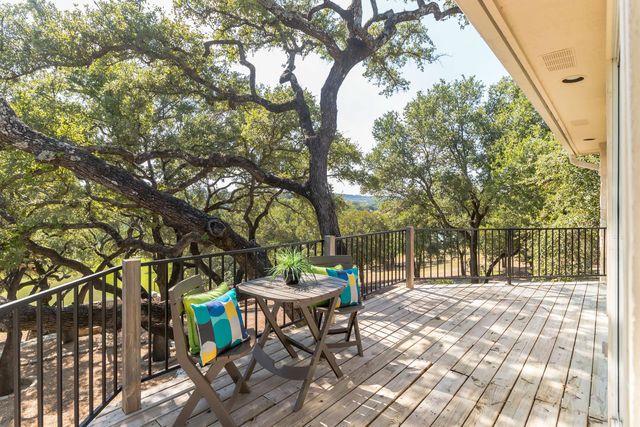 25201 & 25203 Lakeview DR, Spicewood, TX 78669