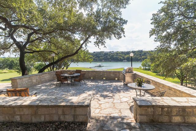 25201 & 25203 Lakeview DR, Spicewood, TX 78669