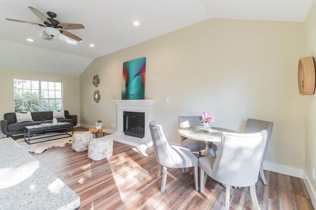 25201 & 25203 Lakeview DR, Spicewood, TX 78669