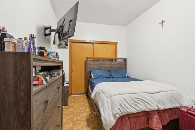 1012 N RIDGEWAY Avenue, Chicago, IL 60651