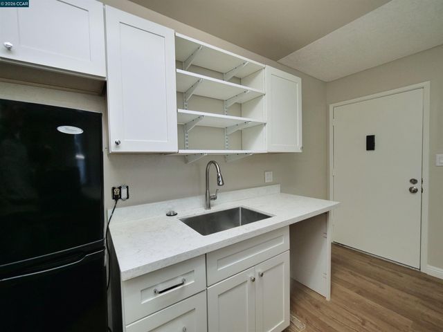 405 Piccadilly Place 24, San Bruno, CA 94066