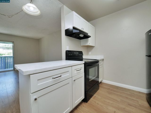405 Piccadilly Place 24, San Bruno, CA 94066