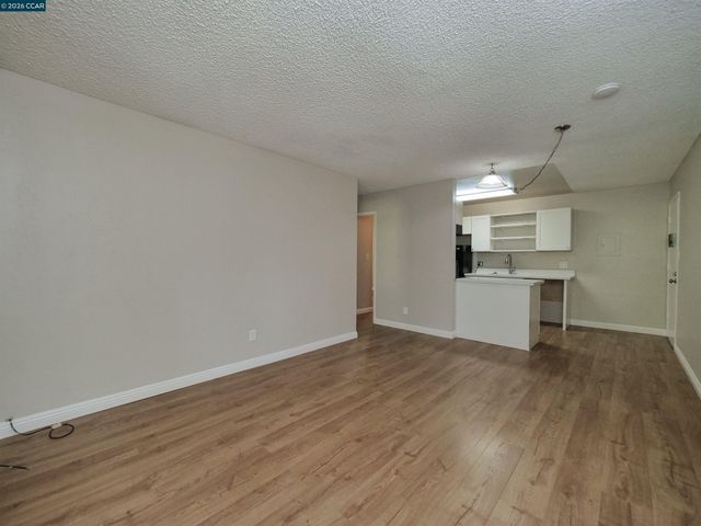 405 Piccadilly Place 24, San Bruno, CA 94066