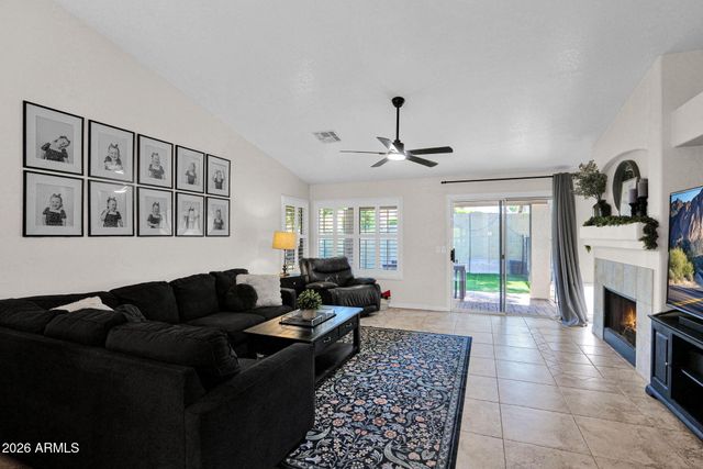 1141 E BRUCE Avenue, Gilbert, AZ 85234