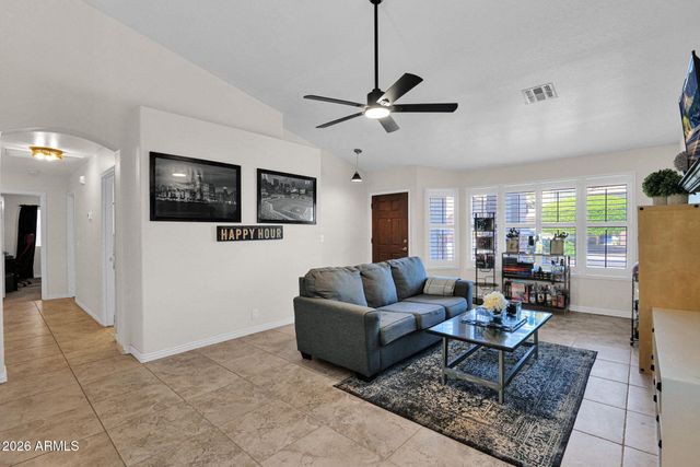 1141 E BRUCE Avenue, Gilbert, AZ 85234