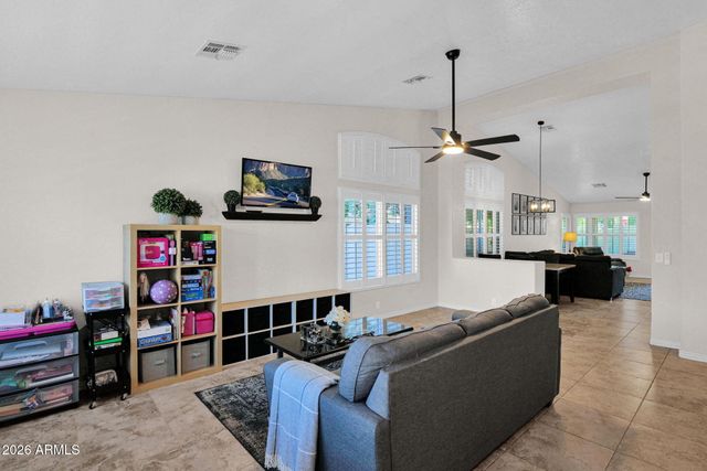 1141 E BRUCE Avenue, Gilbert, AZ 85234