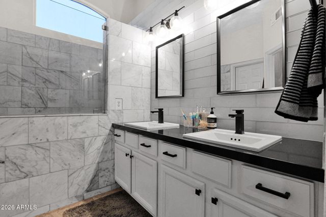 1141 E BRUCE Avenue, Gilbert, AZ 85234