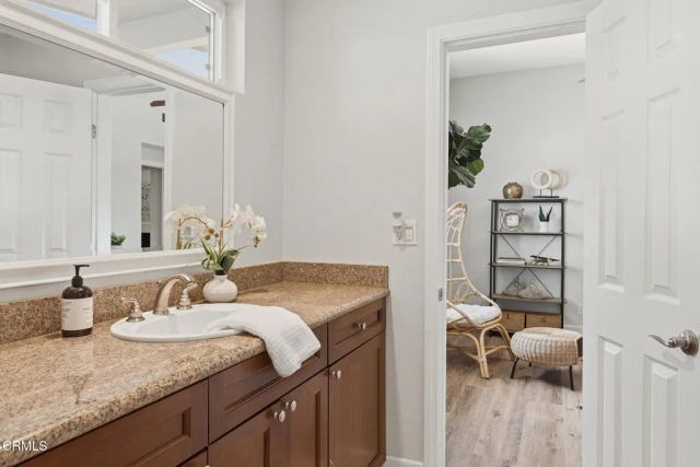 5351 Dubois Avenue, Los Angeles, CA 91367