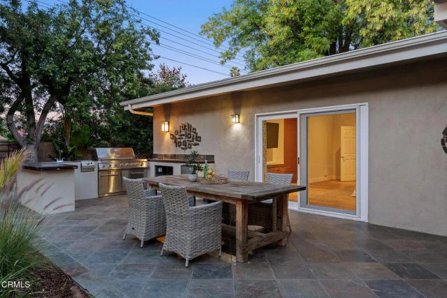 5351 Dubois Avenue, Los Angeles, CA 91367