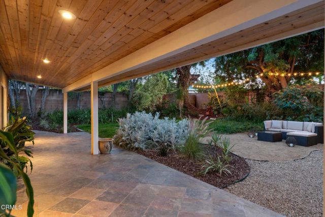 5351 Dubois Avenue, Los Angeles, CA 91367
