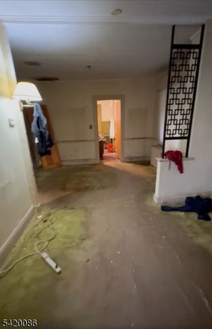 22 Woodland Ave, Jersey City, NJ 07305