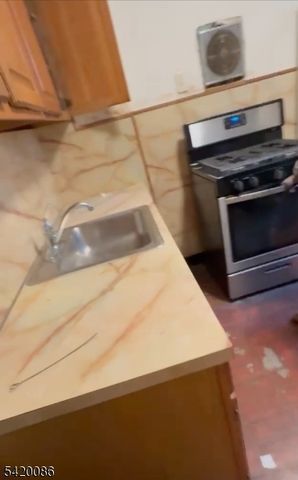 22 Woodland Ave, Jersey City, NJ 07305