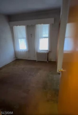 22 Woodland Ave, Jersey City, NJ 07305