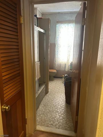 22 Woodland Ave, Jersey City, NJ 07305