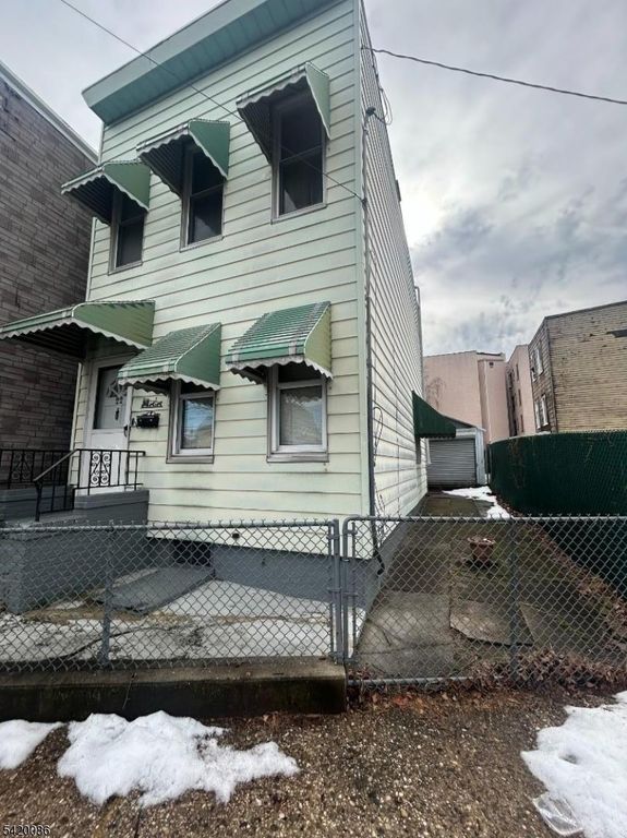 22 Woodland Ave, Jersey City, NJ 07305