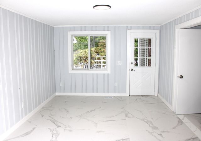 158 Woodcrest Rd, Springfield, MA 01029