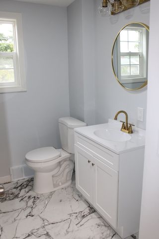 158 Woodcrest Rd, Springfield, MA 01029